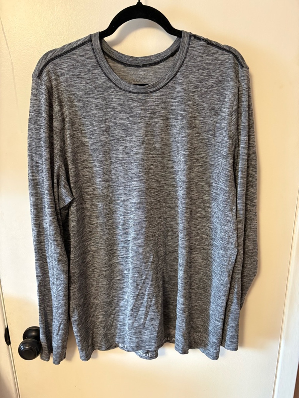 lululemon athletica Men's Heather Grey Long-Sleeve Crew